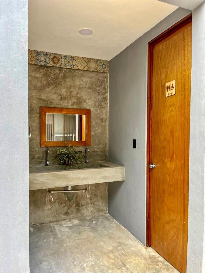 Ariche Valladolid Hotel & Hostal Екстериор снимка