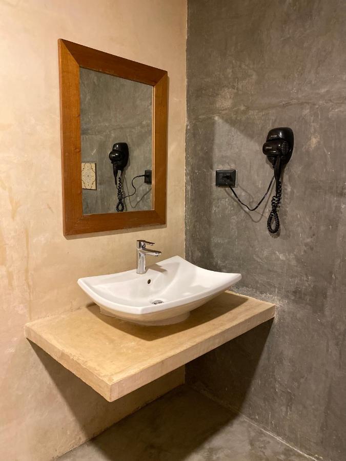 Ariche Valladolid Hotel & Hostal Екстериор снимка